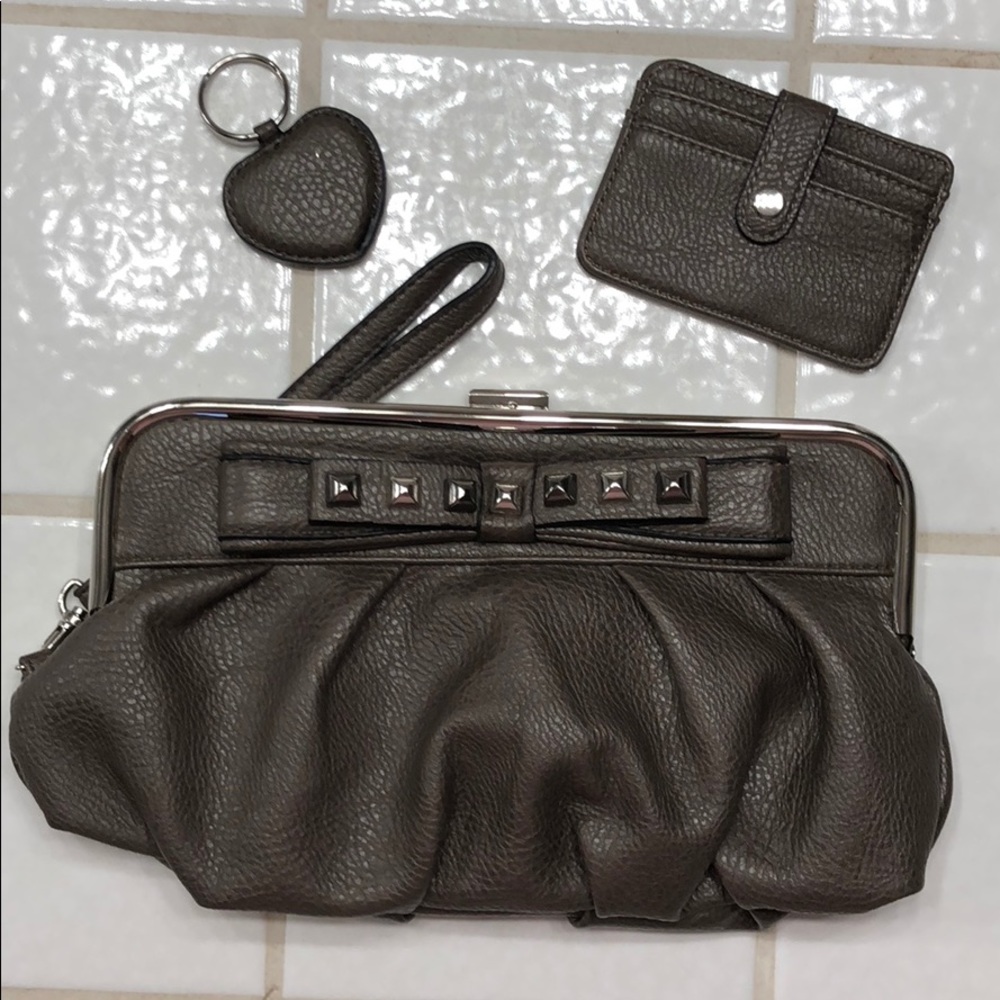 Jessica Simpson clutch